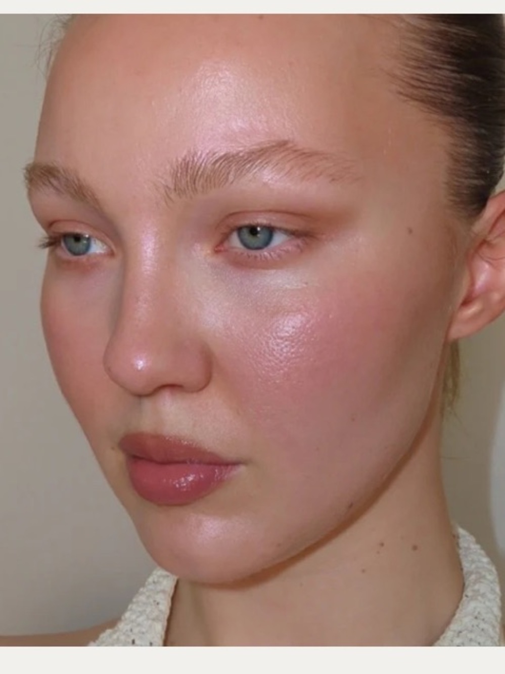 New RHODE highlight milk in shade 01 Pearly Pink 🐚 - Picture 2 of 5